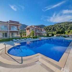 Golden Golf Villalari Вилла Саригерме